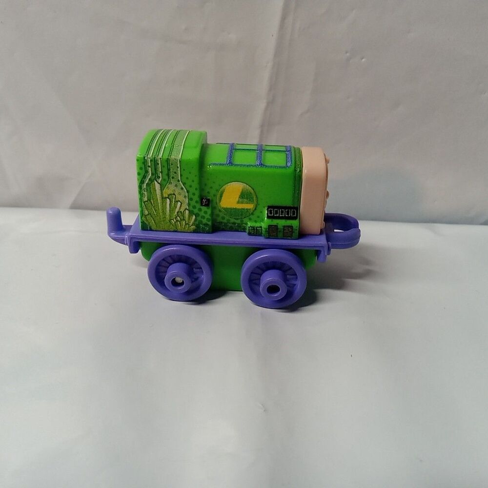 Thomas & Friends Minis Paxton as Lex Luthor 1.5” Mini Train Vehicle Toy 2014 - Picture 3 of 5
